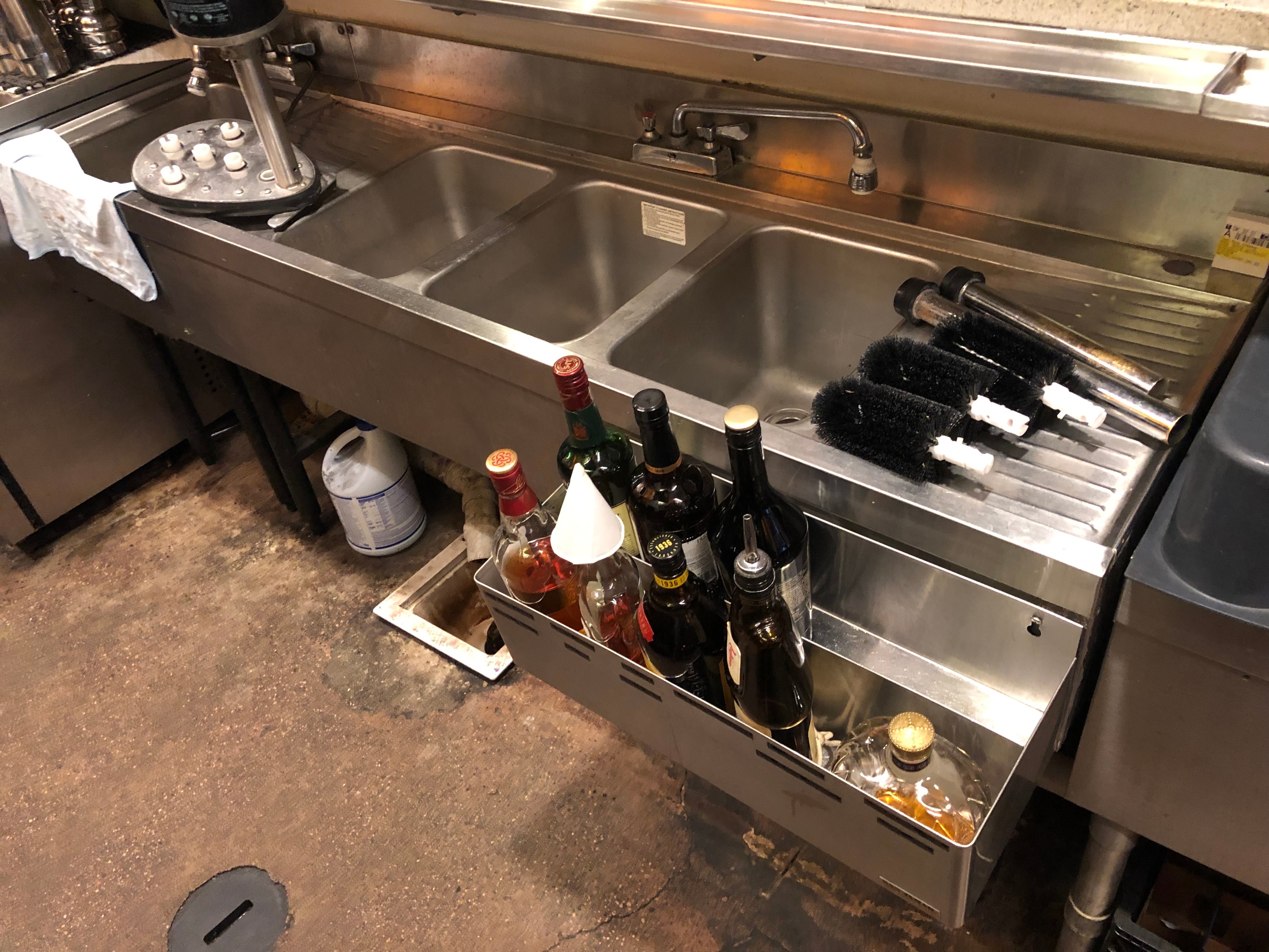 The 86 Repairs Guide to Restaurant Sinks